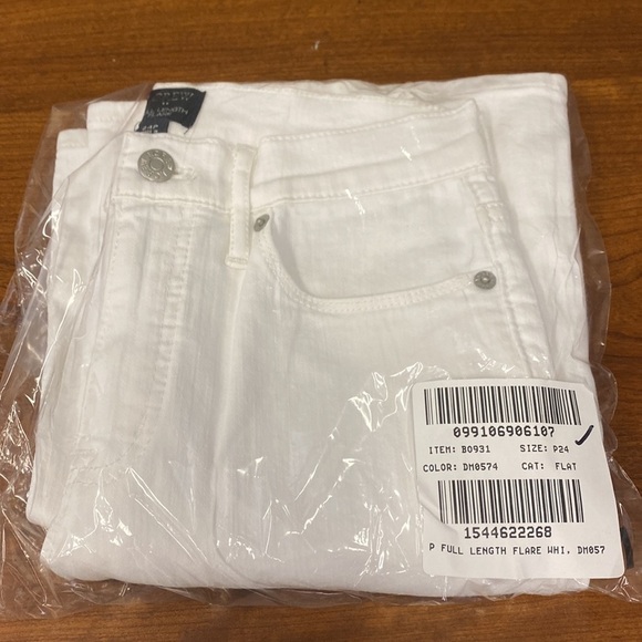 J.Crew Petite Full Length Flare Jean
Signature Stretch White BO931 - Picture 6 of 6
